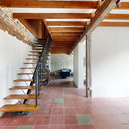 Holiday home Charming & Comfy House Near Shape & G00gle *