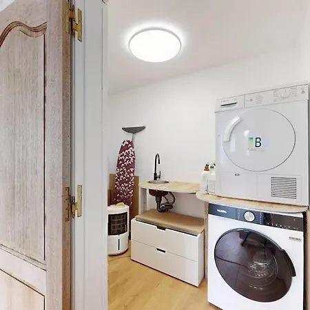 Charming & Comfy House Near Shape & G00gle * Mons