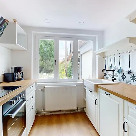 Charming & Comfy House Near Shape & G00gle * Mons