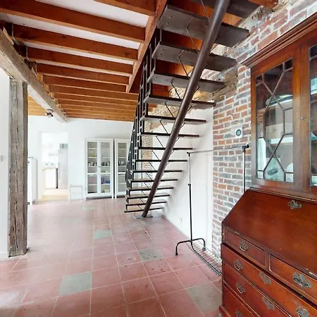 Holiday home Charming & Comfy House Near Shape & G00gle