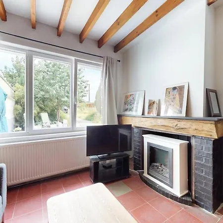 Charming & Comfy House Near Shape & G00gle *